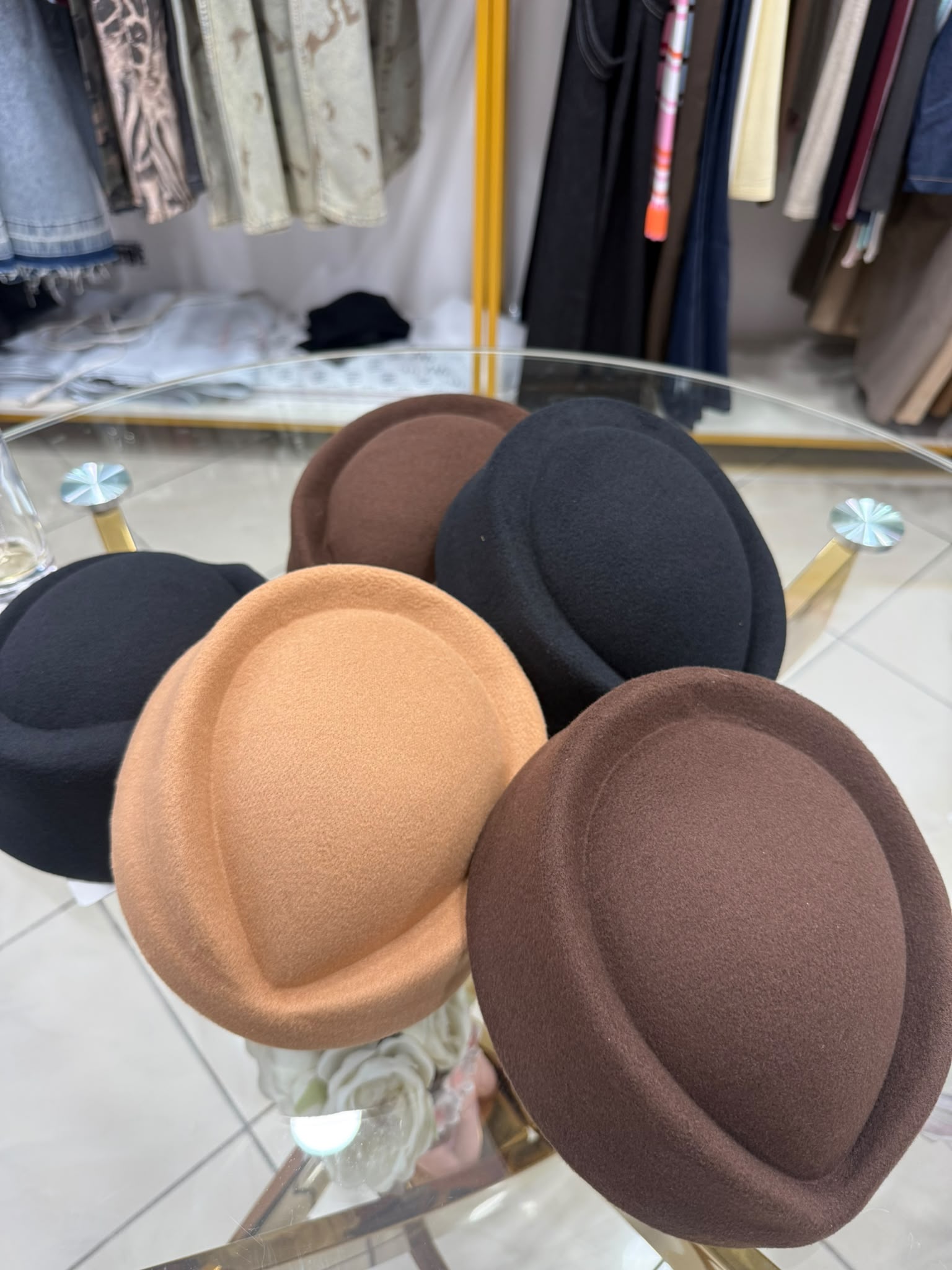 Cappello Hostess