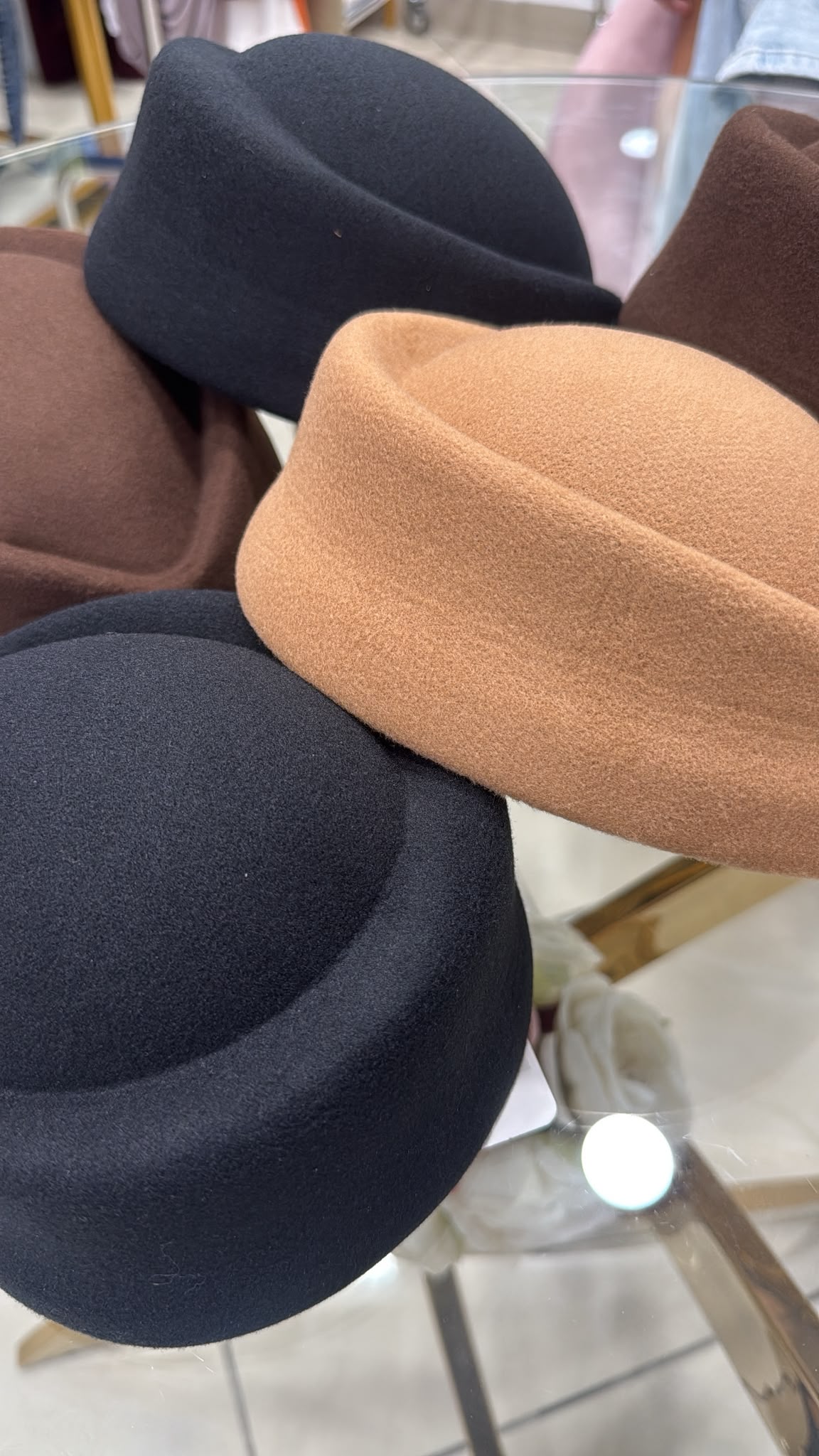 Cappello Hostess